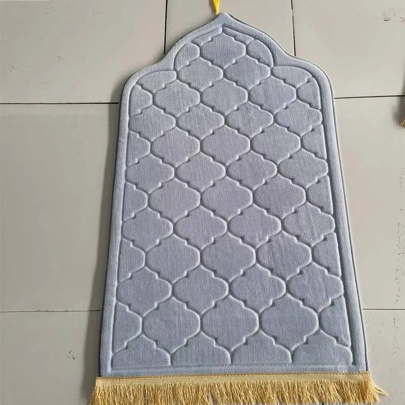 Tapis de prière épais gris clair en velours embossé, forme d'arche et pompon doré