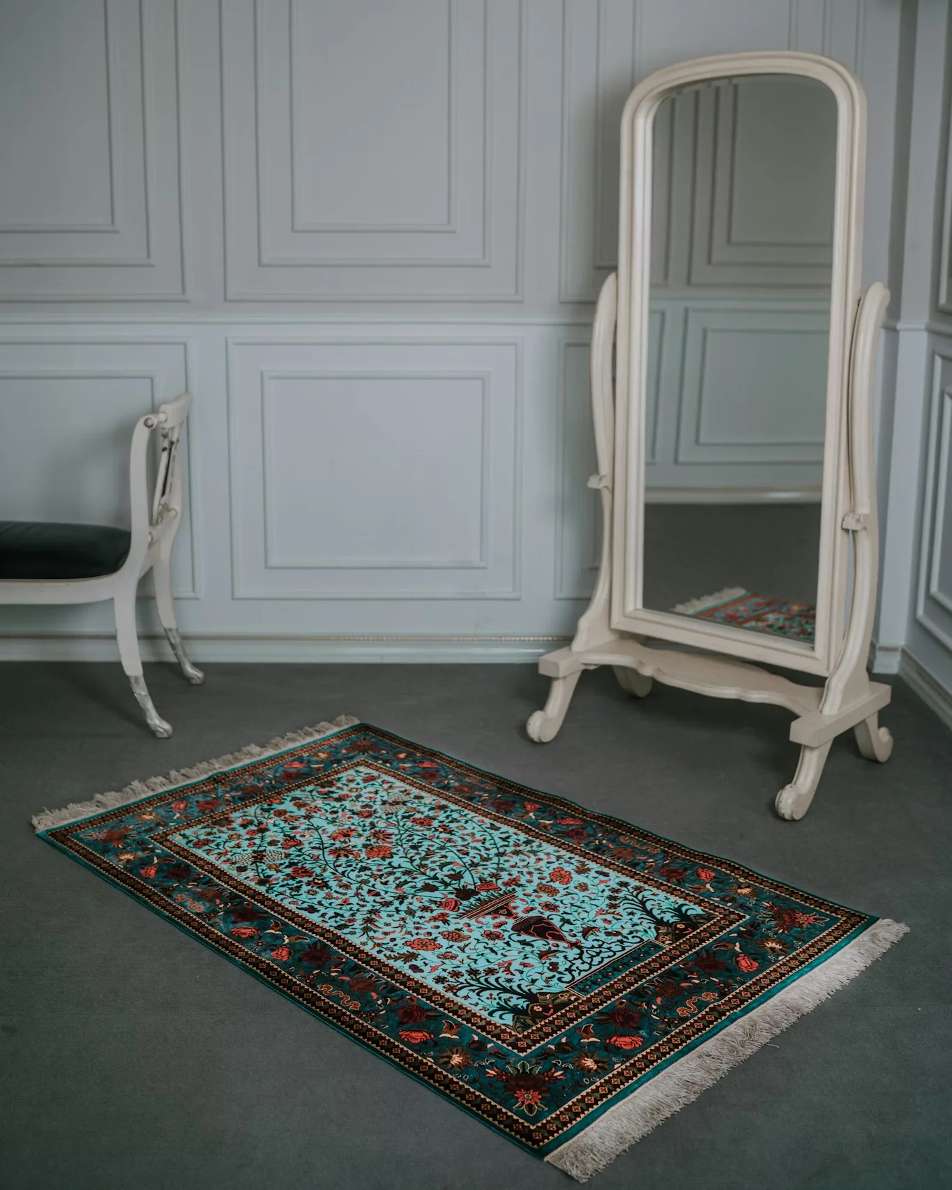 Tapis oriental dans un intérieur élégant — Tapis Toulouse